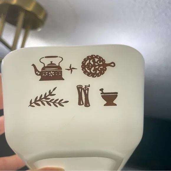 SOLD Pyrex Early American 0502 1 1/2 Pt Fridgie Fridge Rectangle Storage 502 - Picture 9 of 14